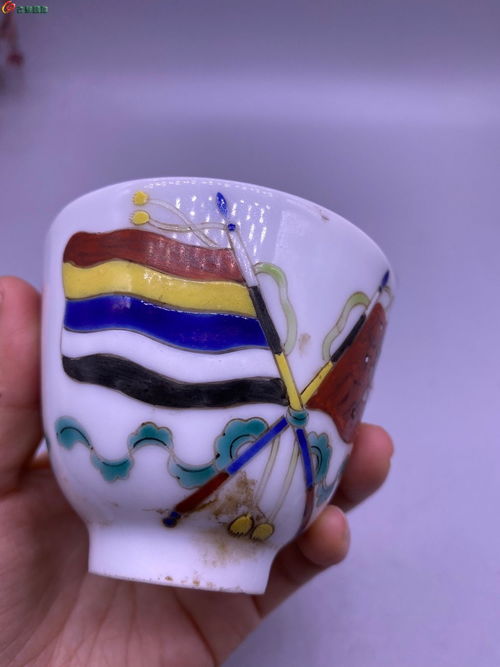 江西瓷业公司粉彩双旗杯子,尺寸5.8 7.4厘米,品相如图,450包快递