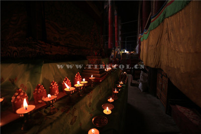 西藏行记 探访噶举派祖寺查杰玛大殿与酥油蜡烛的灵光